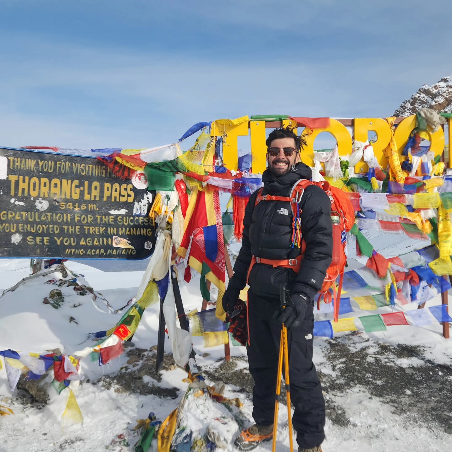 Armand au sommet du Thorang-La Pass (5416m), Népal